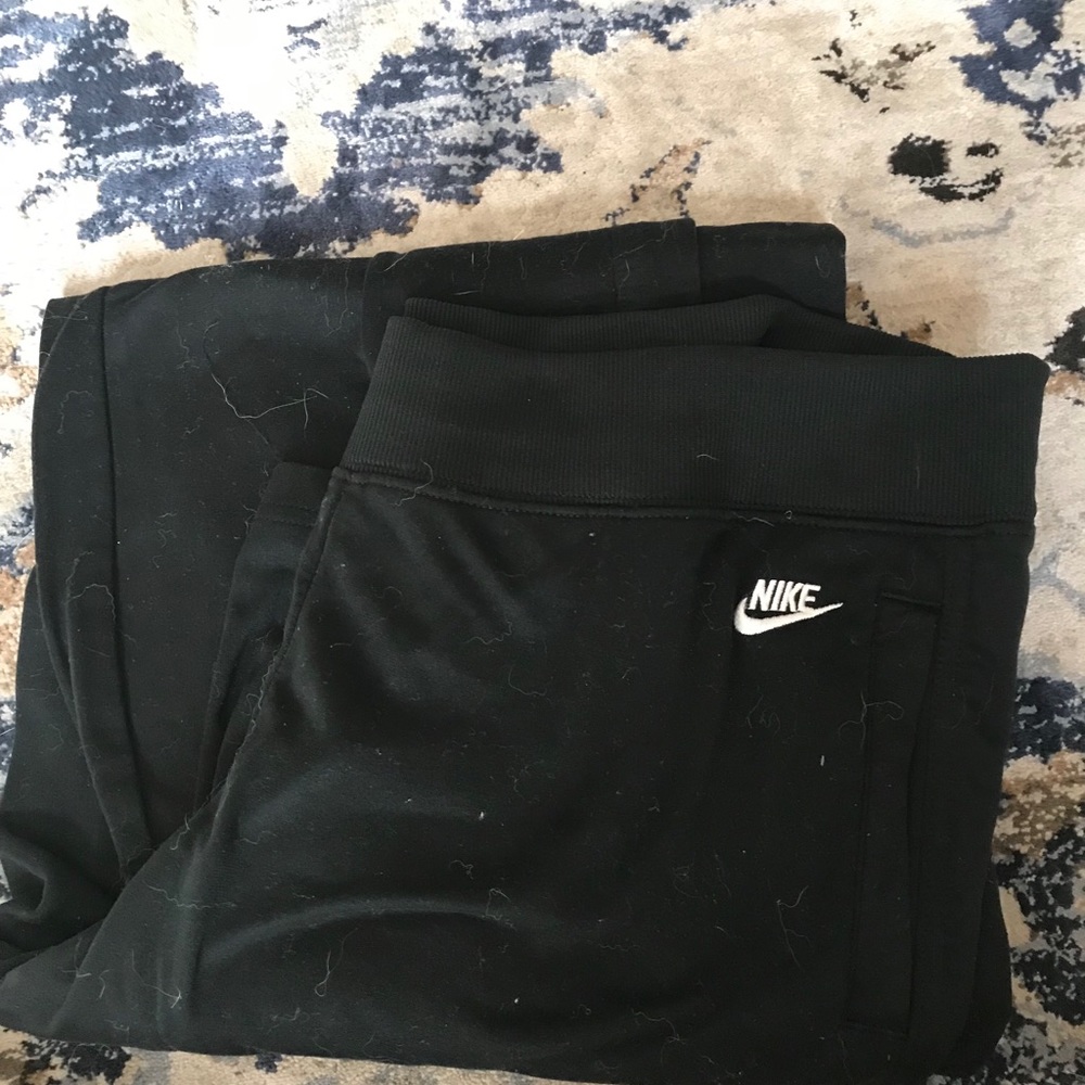 Black Nike sweatpants